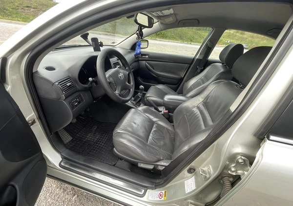 Toyota Avensis cena 10400 przebieg: 249000, rok produkcji 2003 z Jaworzno małe 79